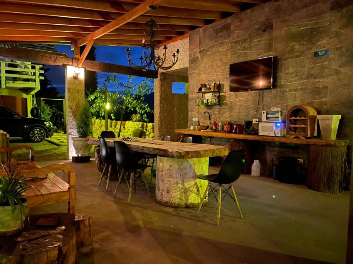 Campos House Hotel Campos do Jordao Exterior photo